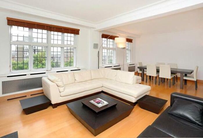 3 Bedroom Apartment To Rent In Wellington Road, St John`s Wood, NW8