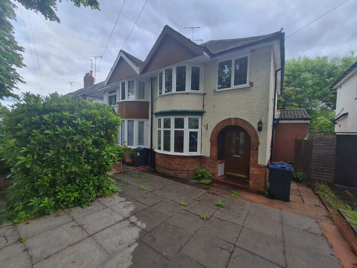 3 Bedroom Semi-Detached House To Rent In Watwood Road, Hall Green, Birmingham, B28