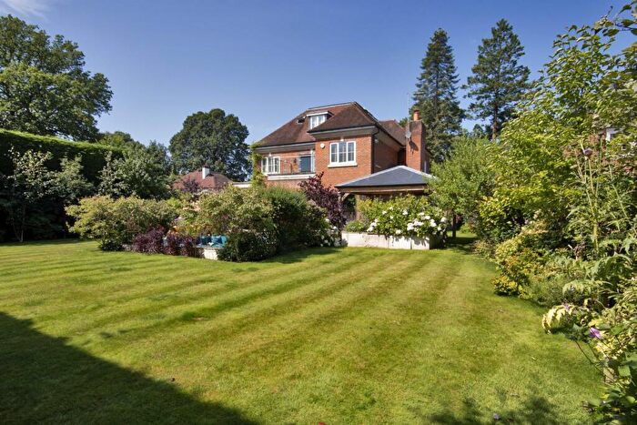 5 Bedroom Detached House For Sale In Warren Drive, Kingswood, Surrey, KT20