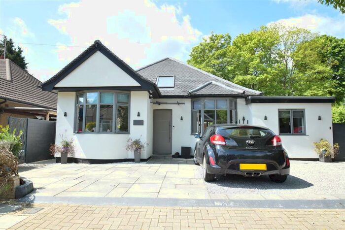 4 Bedroom Detached Bungalow To Rent In Hereford Gardens, Pinner, HA5