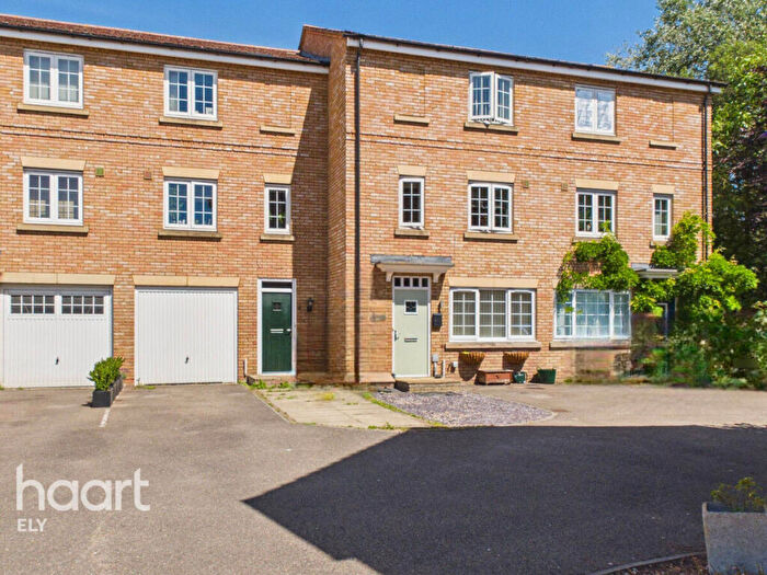 3 Bedroom Town House For Sale In Redshank Close, Soham, CB7