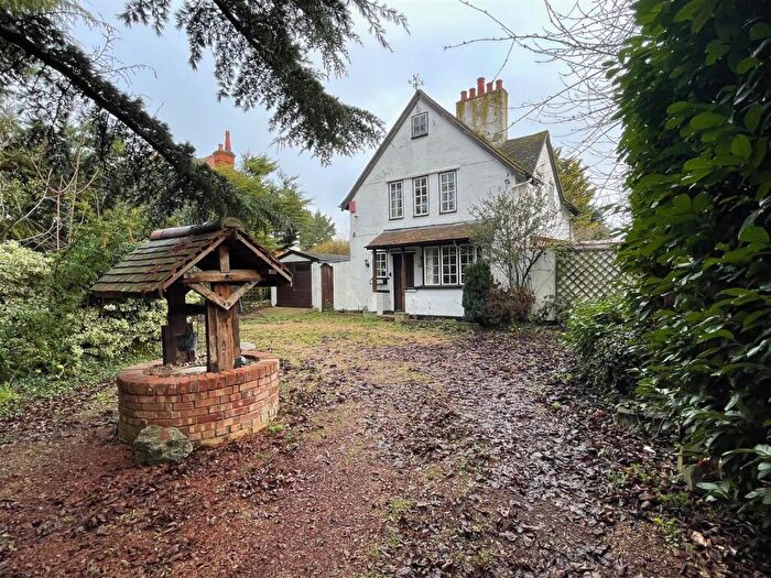 2 Bedroom Detached House For Sale In Green Lane, Letchworth Garden City, SG6