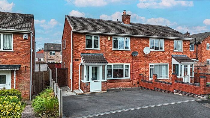 3 Bedroom Semi Detached House For Sale In Tudor Crescent, Tamworth, Staffordshire, B77