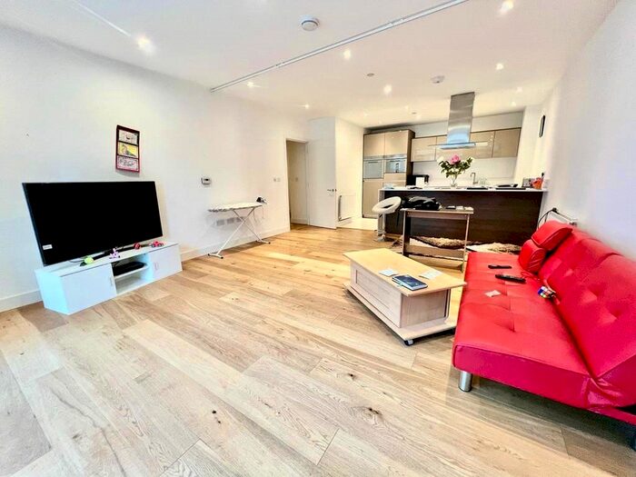 2 Bedroom Flat To Rent In Hugero Point, Rennie Street, Greenwich, SE10