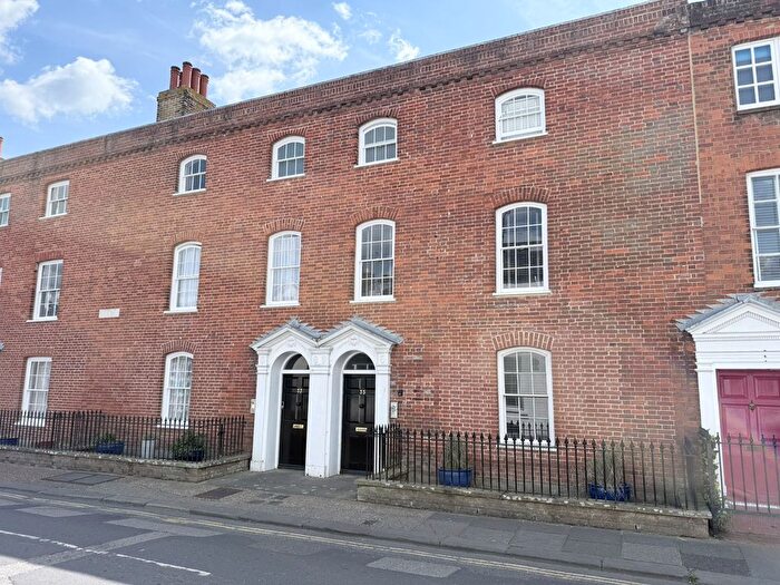 1 Bedroom Flat For Sale In Surrey Street, Littlehampton, BN17