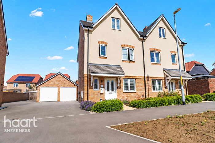 3 Bedroom Semi Detached House For Sale In Curlew Rise, Sheerness, ME12