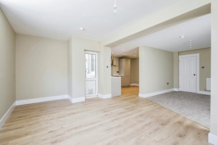 2 Bedroom Apartment To Rent In Burlington Place, Eastbourne, BN21