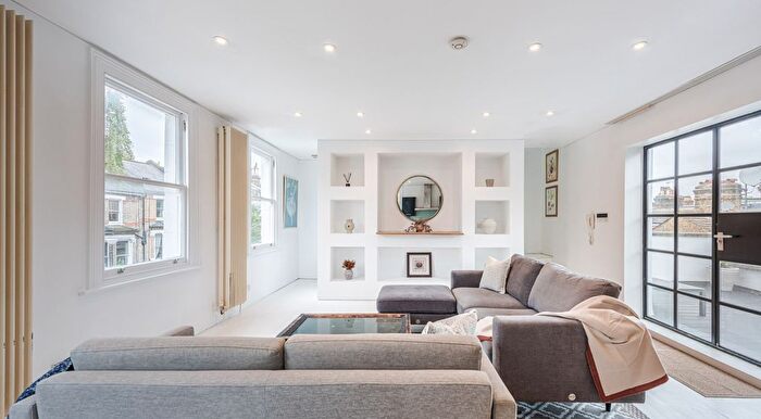 4 Bedroom Flat To Rent In St. Luke's Avenue, London, SW4
