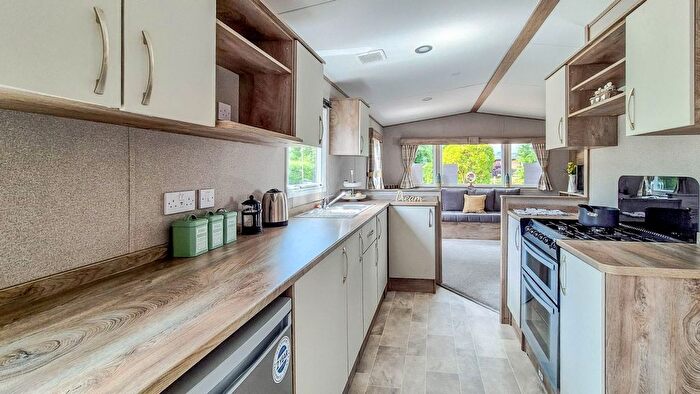 2 Bedroom Mobile/park Home For Sale In Stanford Bishop, Worcester, WR6