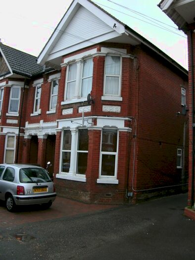 1 Bedroom Flat To Rent In Thornbury Avenue, Shirley, SO15