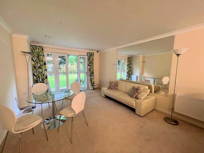 2 Bedroom Apartment To Rent In Thornton Road, Potters Bar, EN6