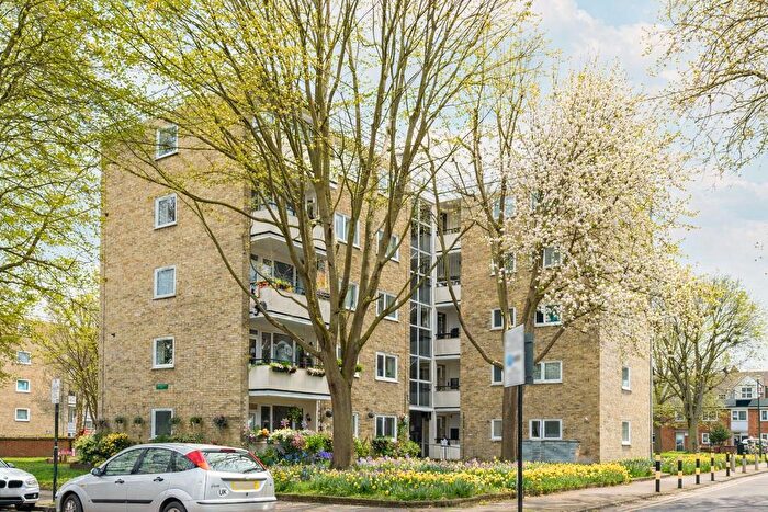 1 Bedroom Flat For Sale In Highbury Quadrant, London, N5