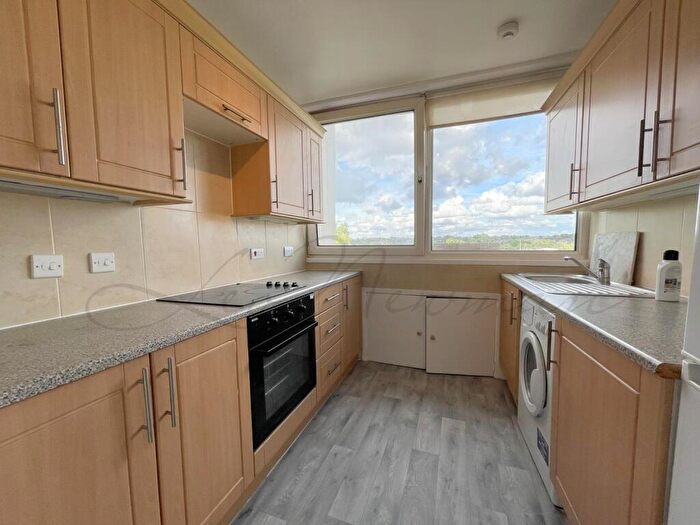 2 Bedroom Flat To Rent In Hendon Hall Court, Parsons Street, NW4