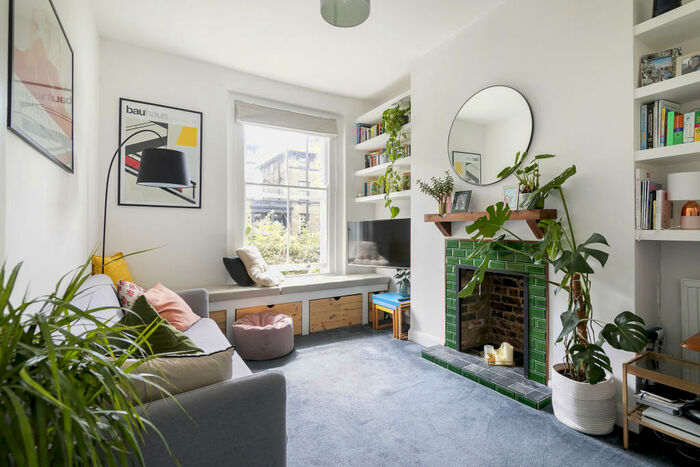 1 Bedroom Flat To Rent In Richmond Road, London, E8