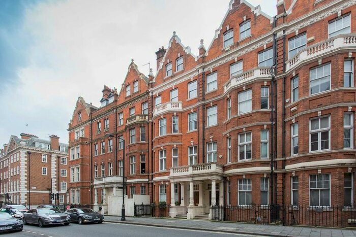 2 Bedroom Flat To Rent In Park Street, London, W1K
