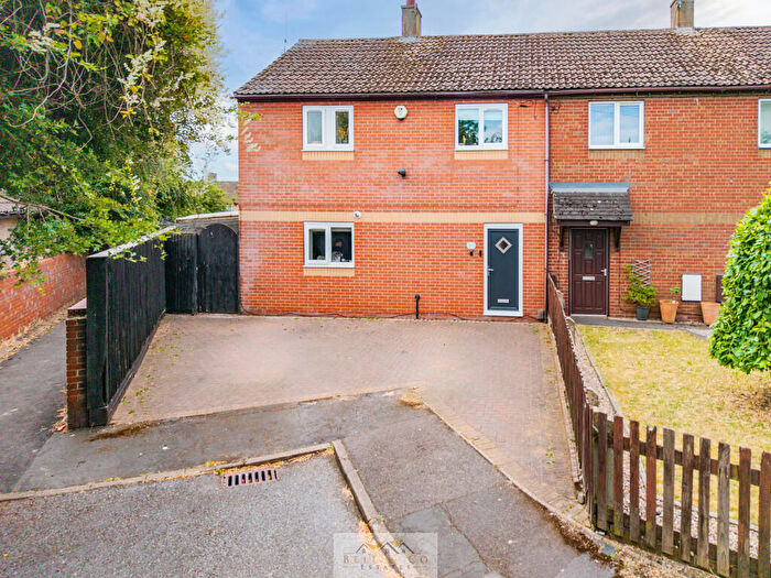 3 Bedroom Semi-Detached House For Sale In Aughton Lane, Aston, Sheffield, S26