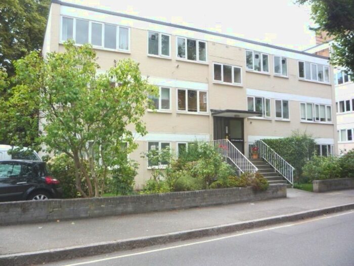 2 Bedroom Flat To Rent In Broomfield Road, Kew, Richmond, Surrey, TW9