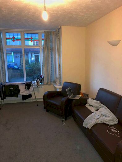 4 Bedroom Terraced House To Rent In Sandling Avenue, Bristol, BS7