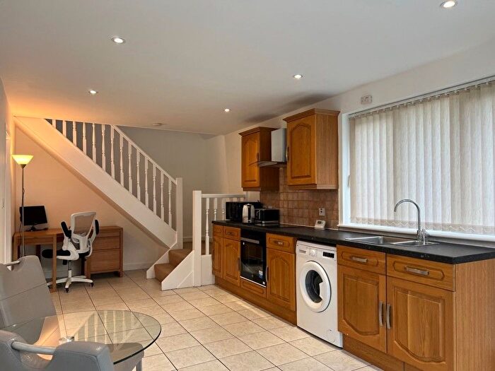 1 Bedroom Flat To Rent In Furze Hill, Purley, CR8