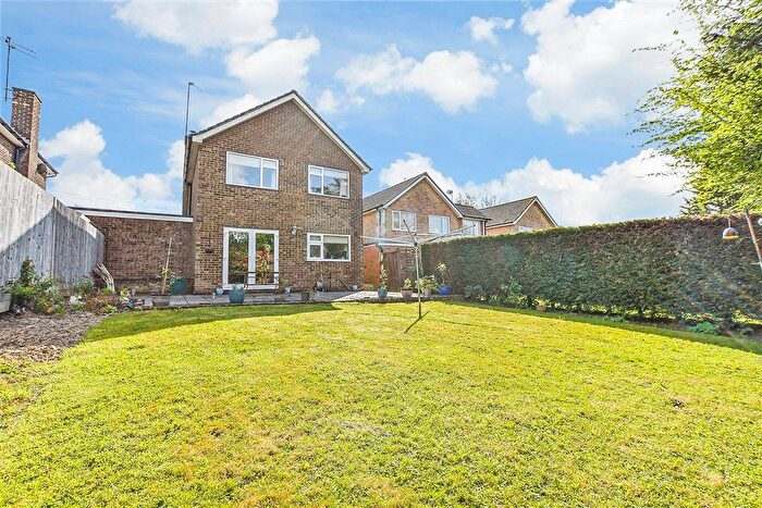 3 Bedroom Link Detached House For Sale In Combe End, Crowborough, East Sussex, TN6
