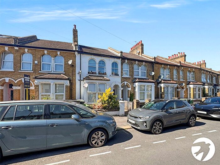 2 Bedroom Flat To Rent In Brookdale Road, London, SE6
