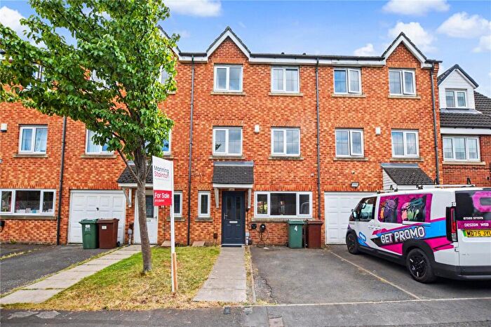4 Bedroom Terraced House For Sale In Pavilion Gardens, Farsley, Pudsey, West Yorkshire, LS28
