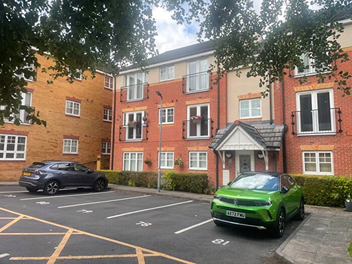 2 Bedroom Flat To Rent In Davenham Court, Liverpool, L15