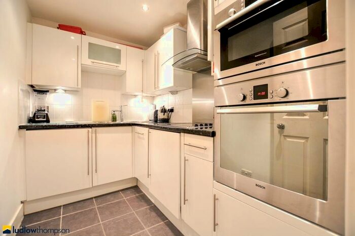 1 Bedroom Flat To Rent In Pierhead Wharf, Wapping High Street, London, E1W