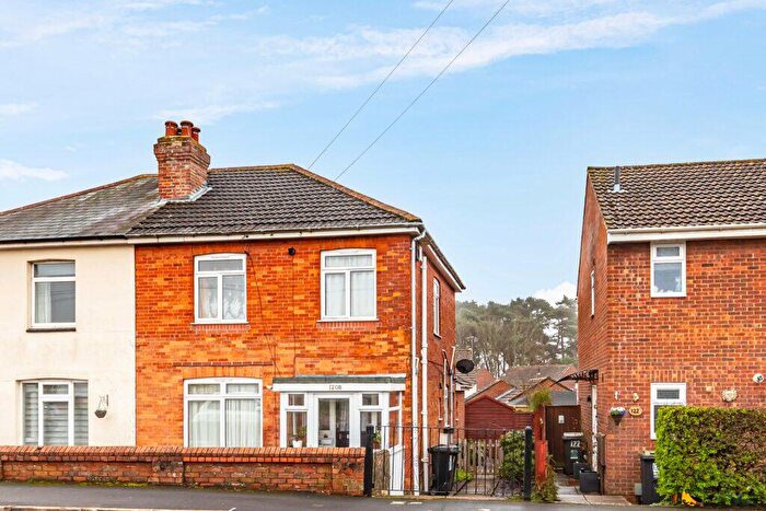 1 Bedroom Flat For Sale In Redhill Drive, Bournemouth, BH10