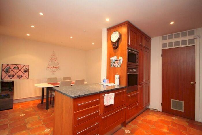 4 Bedroom Semi-Detached House To Rent In Elliott Square, Primrose Hill, London, NW3