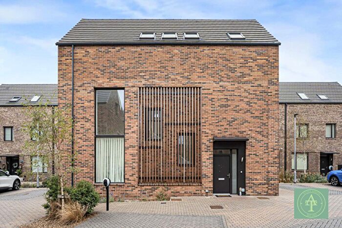 4 Bedroom Detached House For Sale In Sayersbury Way, London, N9