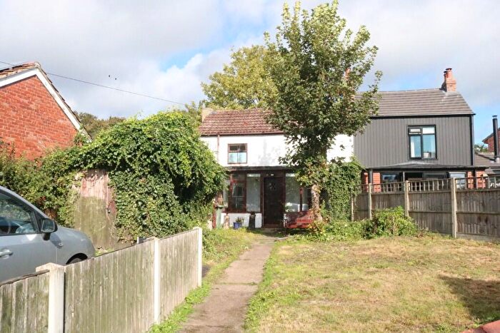 3 Bedroom Cottage For Sale In Greenhill Road, Haxey, DN9