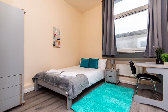 7 Bedroom Apartment To Rent In Equitable House, South Parade, NG1