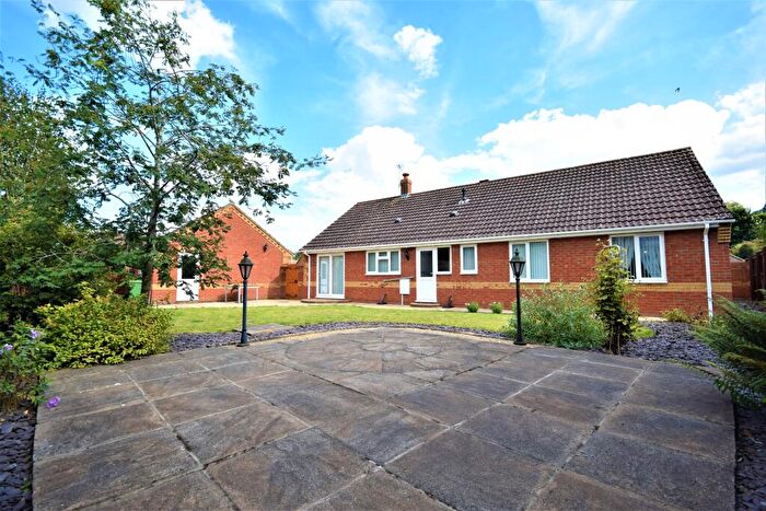 3 Bedroom Bungalow To Rent In Woodview Close, Saham Toney, IP25