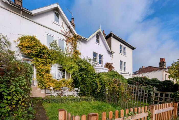 3 Bedroom House To Rent In Chilton Road, Bath, BA1