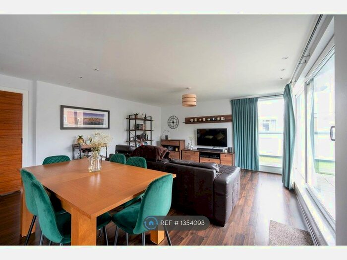 2 Bedroom Flat To Rent In Lebanon Road, London, SW18