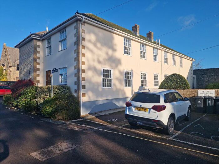 2 Bedroom Flat To Rent In Abbey Court ~ Long Term Available, SP7