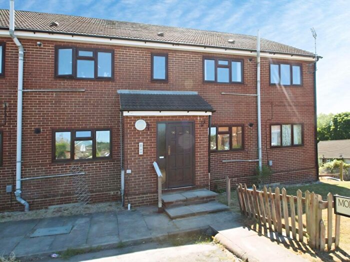 1 Bedroom Flat For Sale In Moreton Road North, Round Green, Luton, LU2