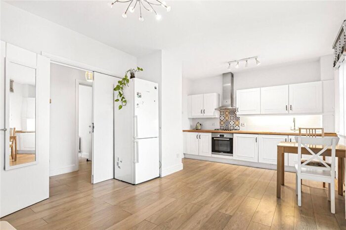 2 Bedroom Apartment To Rent In Roy Square, London, E14