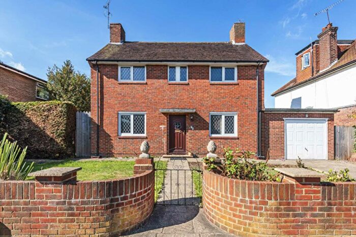 4 Bedroom Detached House To Rent In Beckingham Road, Guildford, GU2