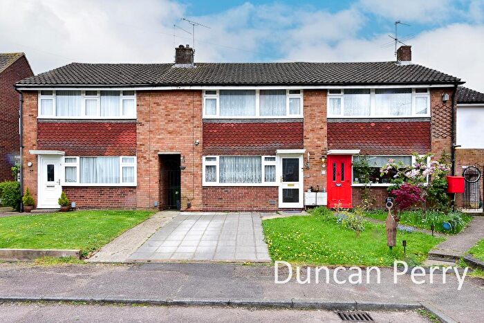 3 Bedroom End Of Terrace House For Sale In Melrose Avenue, Potters Bar, EN6