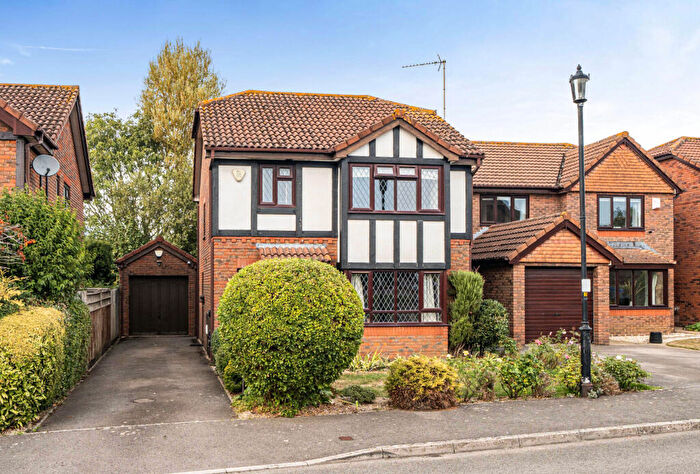 3 Bedroom Detached House For Sale In Lyndley Chase, Bishops Cleeve, Cheltenham, Gloucestershire, GL52