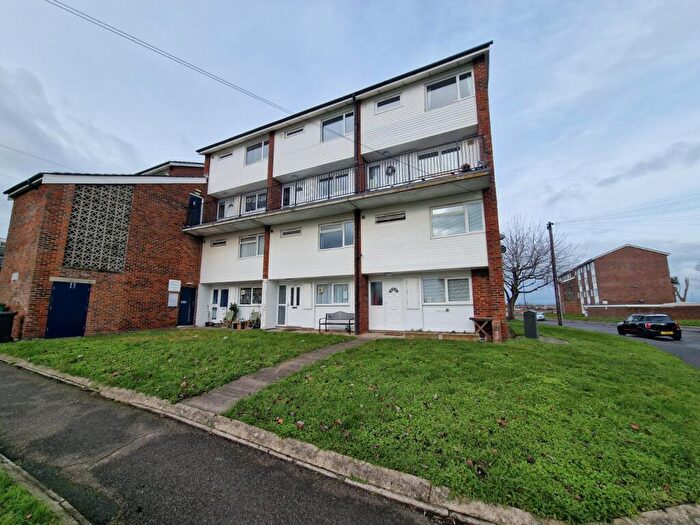 3 Bedroom Maisonette For Sale In Lumsden Road, Southsea, Hampshire, PO4