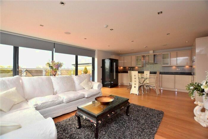 3 Bedroom Flat To Rent In Fortess Road, Kentish Town, London, NW5