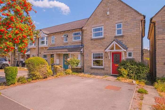 3 Bedroom End Of Terrace House For Sale In Hastings Way, Halifax, HX1