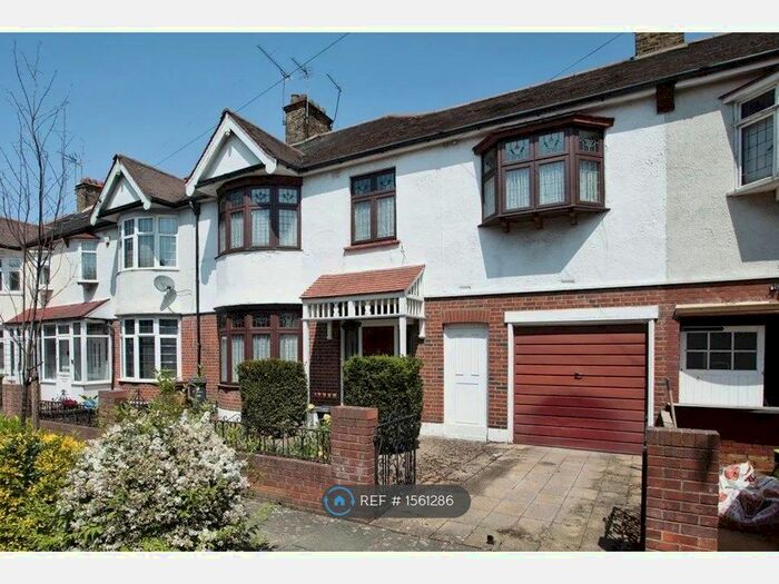 4 Bedroom Terraced House To Rent In Lyndhurst Gardens, Barking, IG11