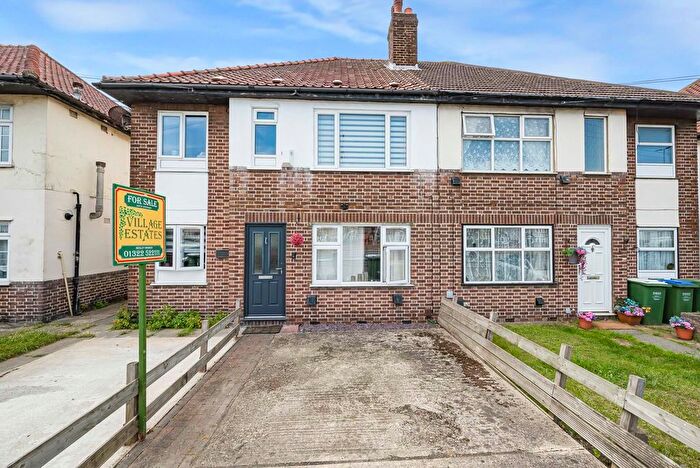 2 Bedroom Maisonette For Sale In Woodside Lane, Bexley, DA5