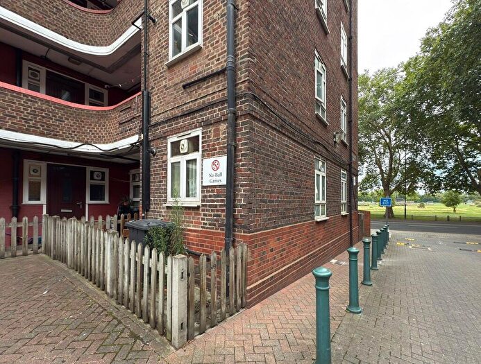 4 Bedroom Apartment For Sale In Watermead House, Homerton Road, E9