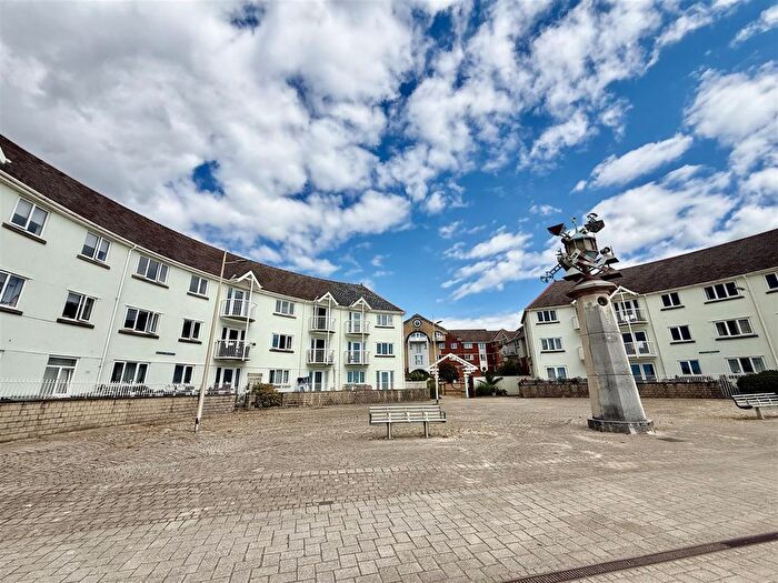 1 Bedroom Flat For Sale In Ocean Crescent, Marina, Swansea, SA1