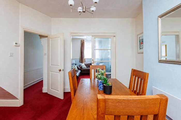 3 Bedroom Terraced House For Sale In Fairfield Place, Southville, BS3
